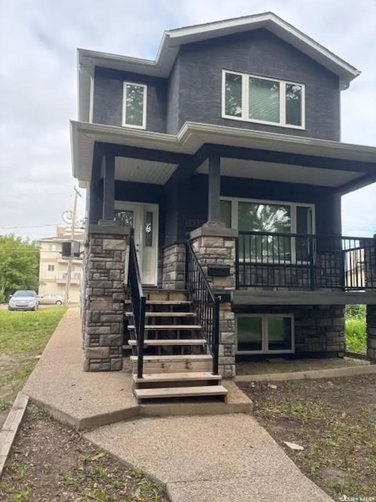 1928 St John Street Regina SK S4P 3C8