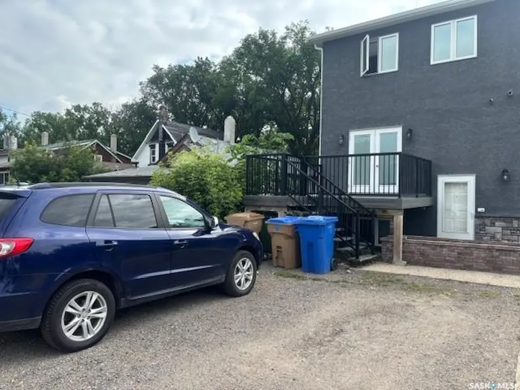 1928 St John Street Regina SK S4P 3C8