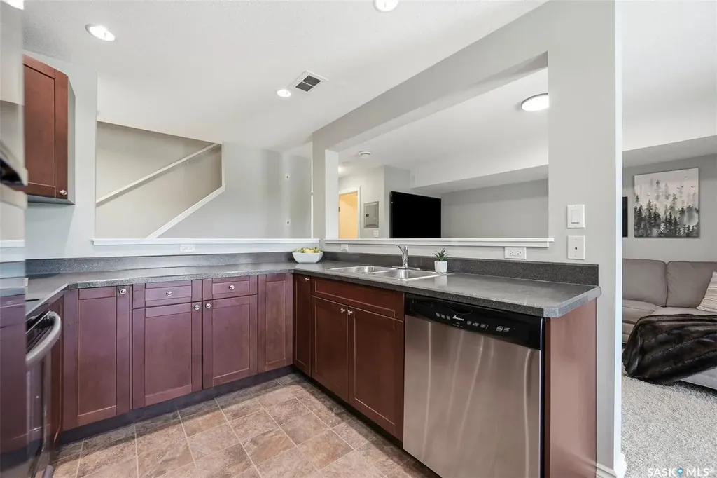 515 28th Street E Prince Albert SK S6V 1X8
