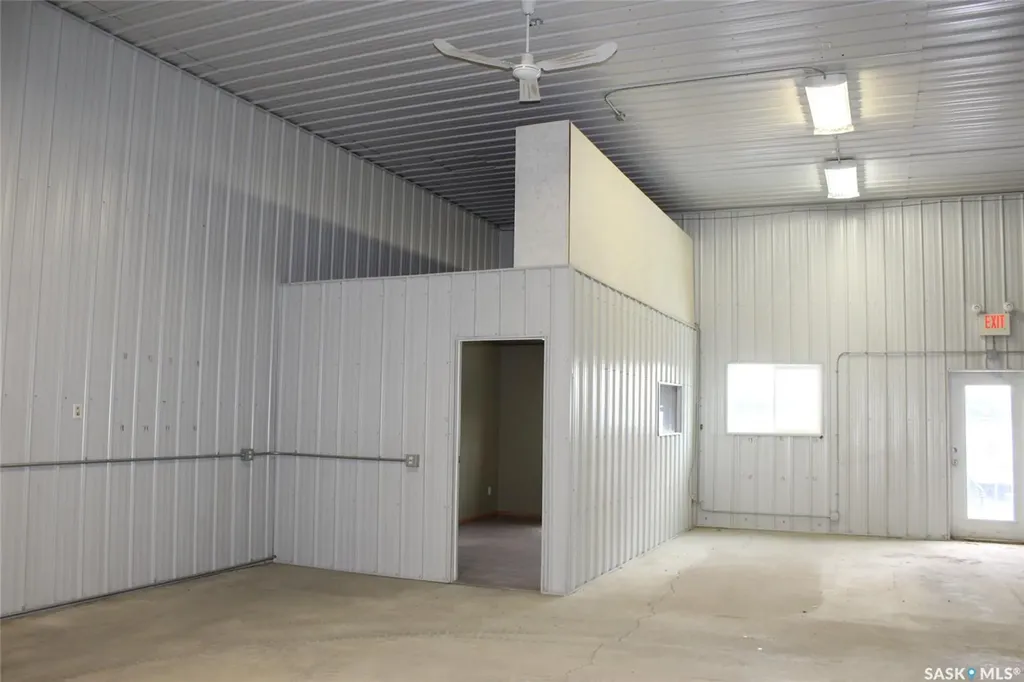 701 37 Highway Shaunavon SK S0N 2M0