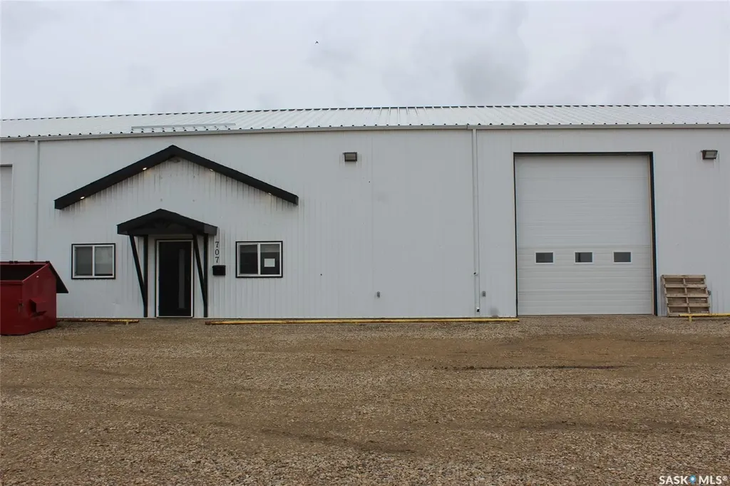 701 37 Highway Shaunavon SK S0N 2M0