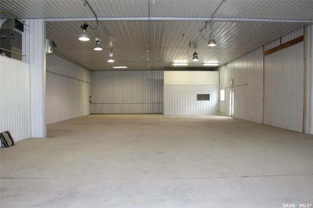 701 37 Highway Shaunavon SK S0N 2M0