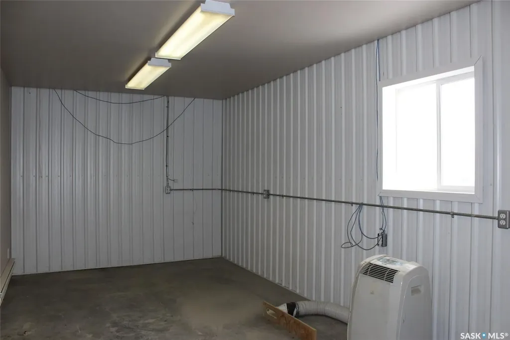 701 37 Highway Shaunavon SK S0N 2M0