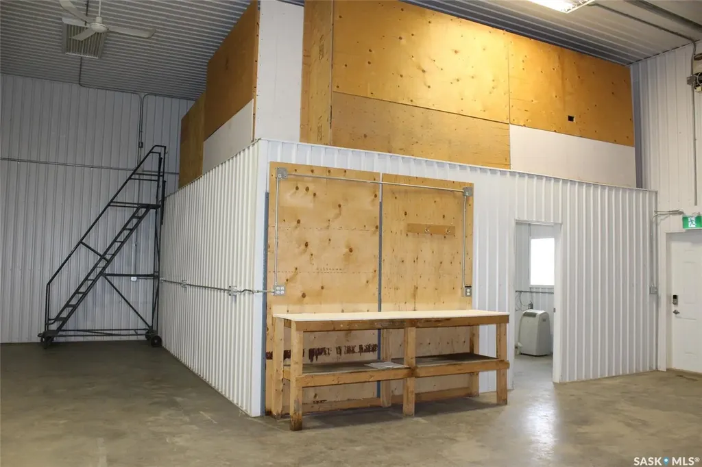 701 37 Highway Shaunavon SK S0N 2M0