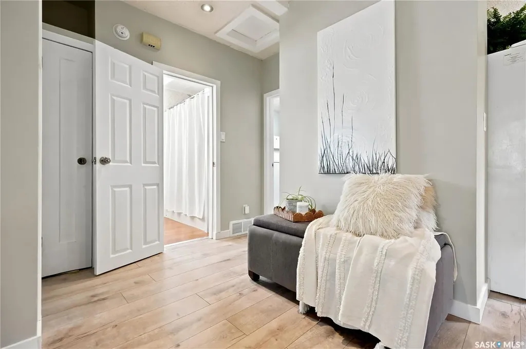 2209 Queen Street Regina SK S4T 4C6