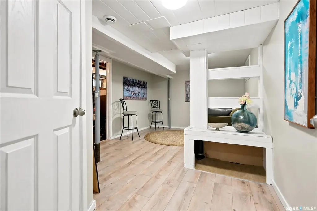 2209 Queen Street Regina SK S4T 4C6