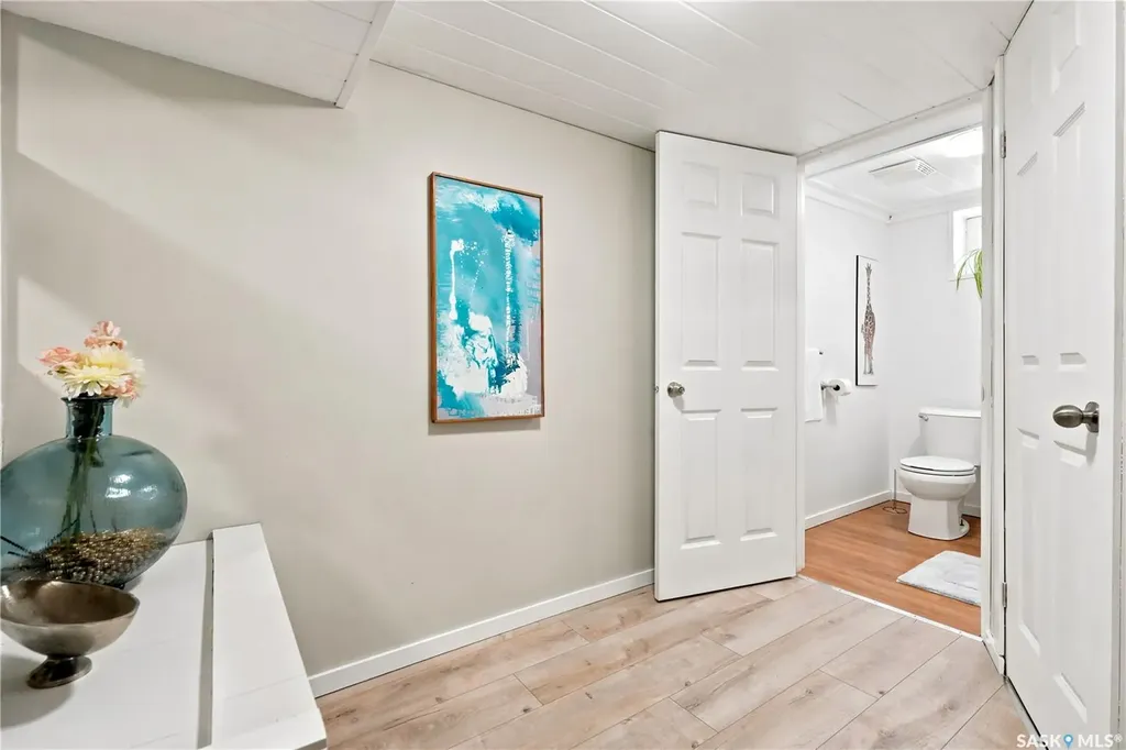 2209 Queen Street Regina SK S4T 4C6