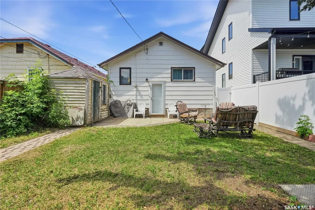 2209 Queen Street Regina SK S4T 4C6