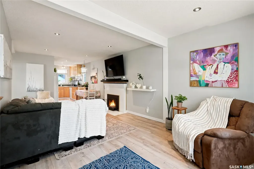 2209 Queen Street Regina SK S4T 4C6
