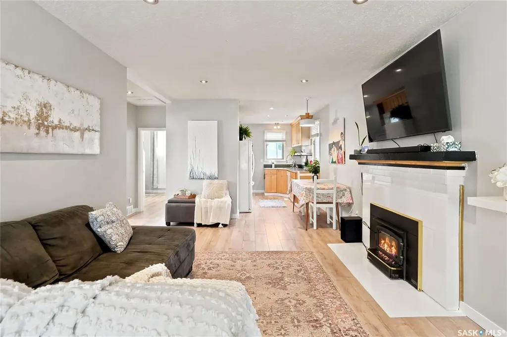 2209 Queen Street Regina SK S4T 4C6