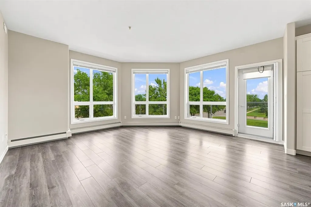 1015 Moss Avenue Saskatoon SK S7H 4J3