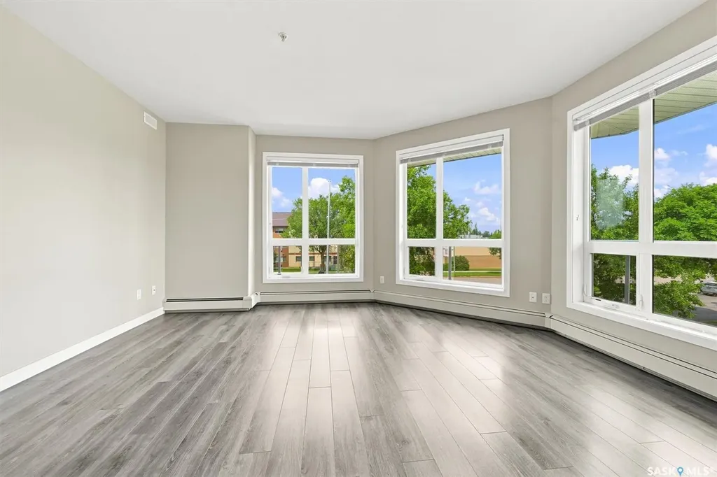 1015 Moss Avenue Saskatoon SK S7H 4J3