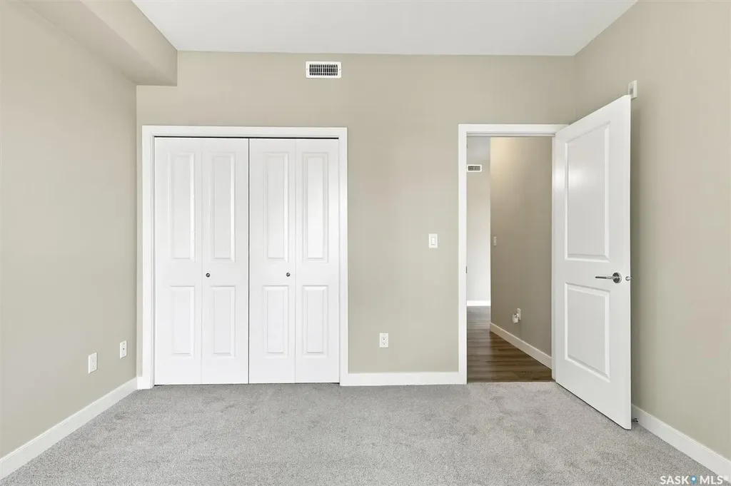 1015 Moss Avenue Saskatoon SK S7H 4J3