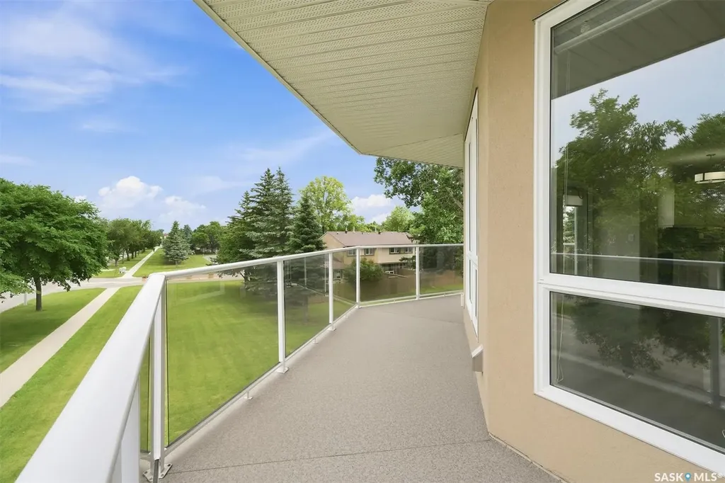 1015 Moss Avenue Saskatoon SK S7H 4J3