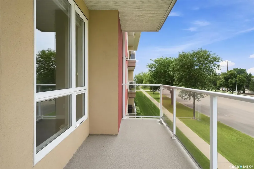 1015 Moss Avenue Saskatoon SK S7H 4J3