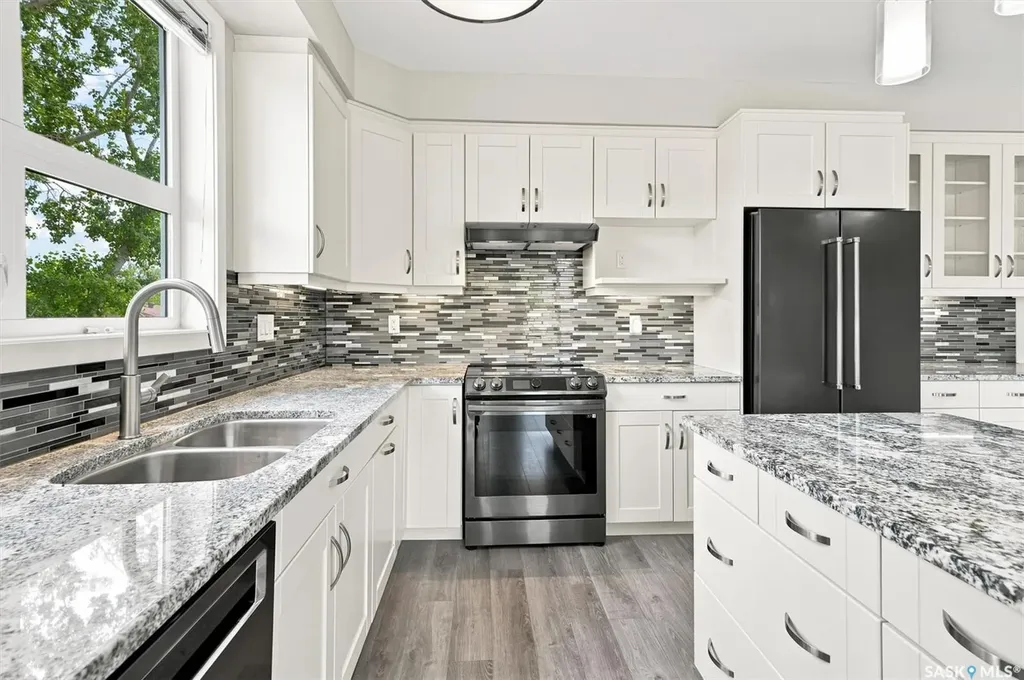 1015 Moss Avenue Saskatoon SK S7H 4J3