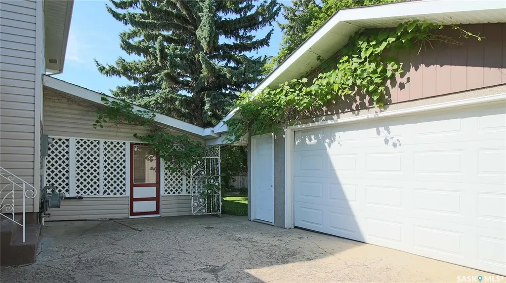 2902 Lacon Street Regina SK S4N 2A8