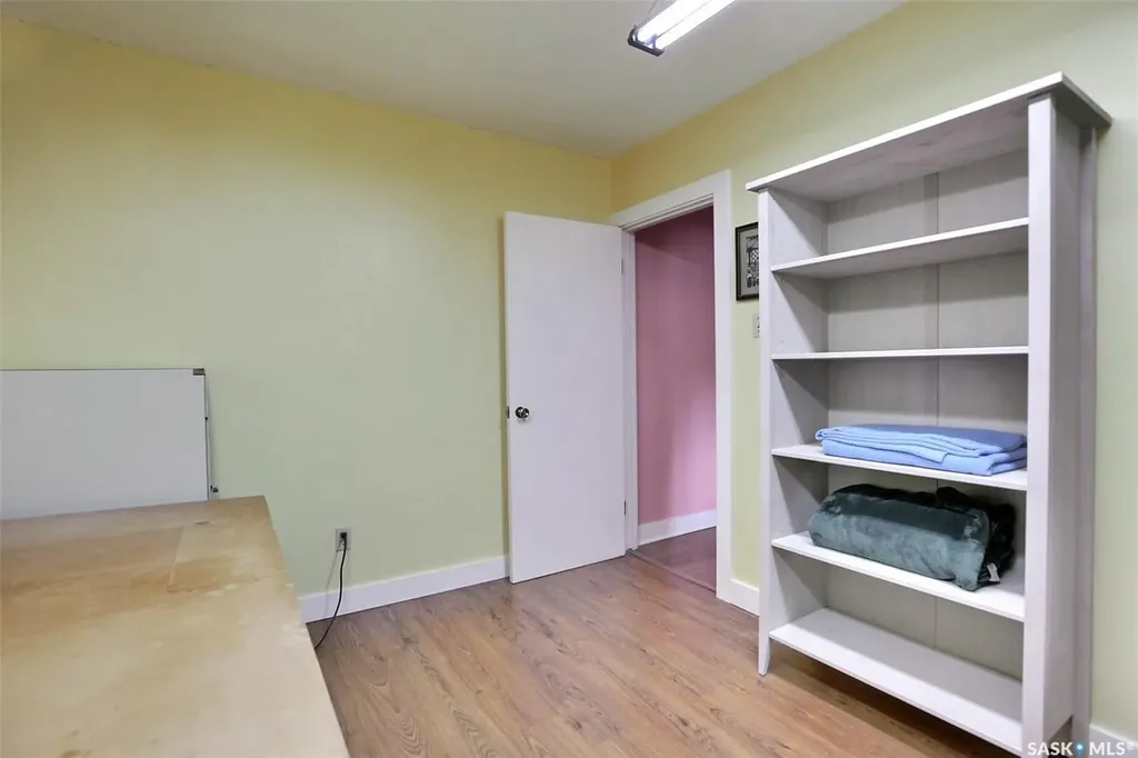 83 Woodward Avenue Regina SK S4R 3H3