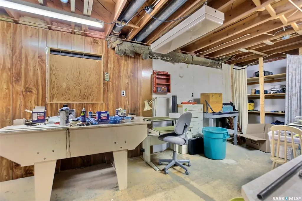 83 Woodward Avenue Regina SK S4R 3H3