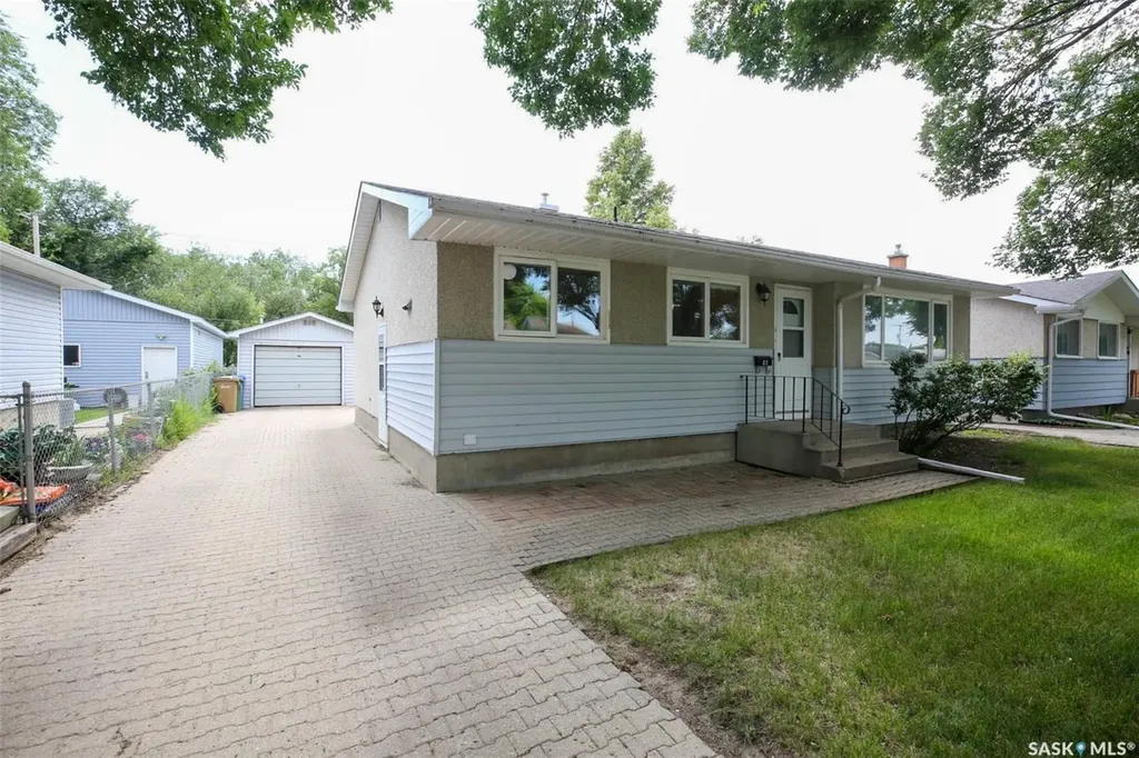 83 Woodward Avenue Regina SK S4R 3H3