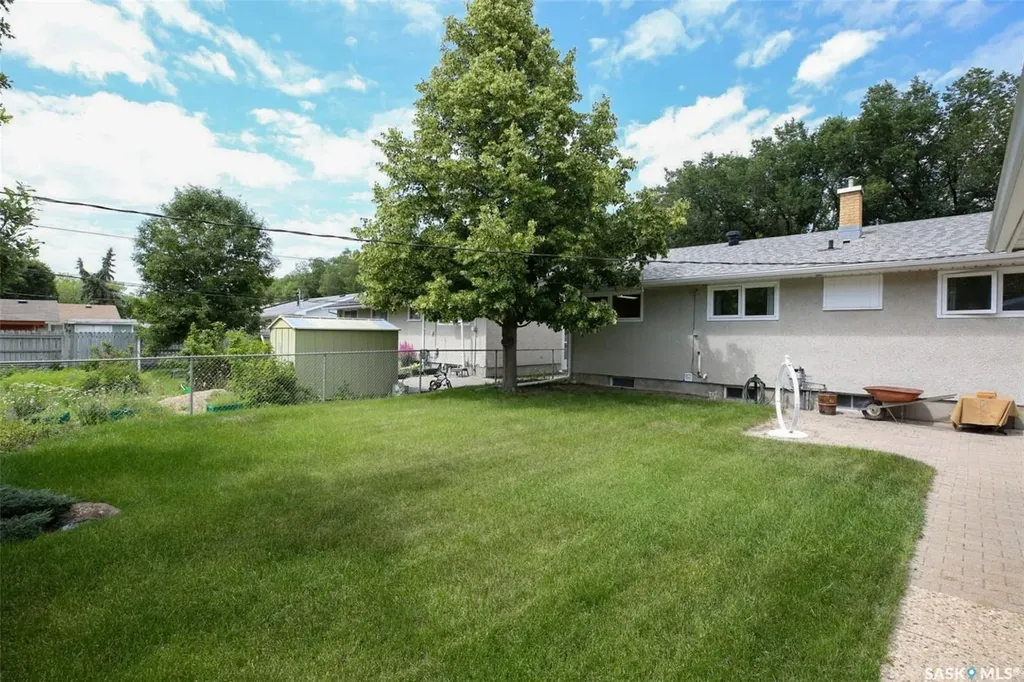 83 Woodward Avenue Regina SK S4R 3H3