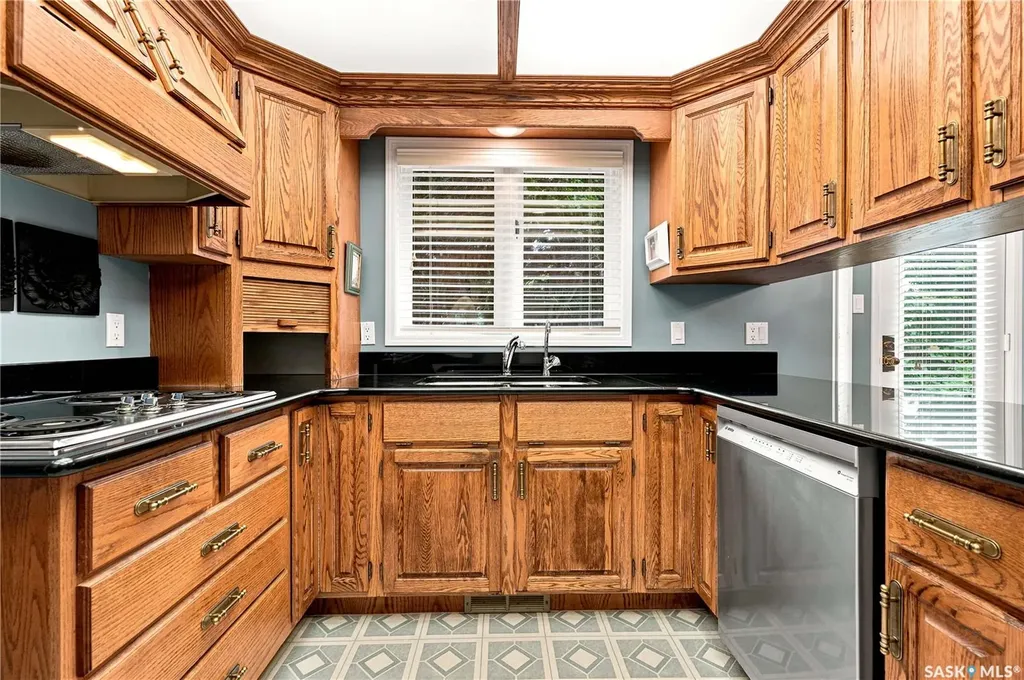 711 Whitewood Court Saskatoon SK S7J 4K5