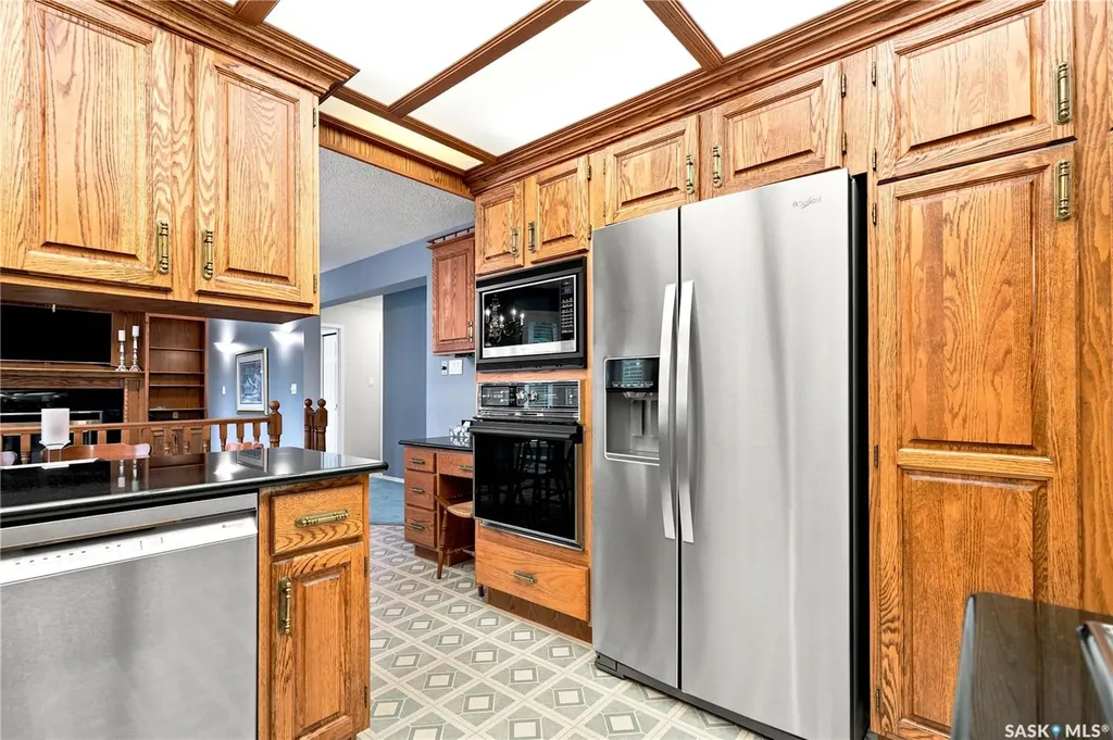711 Whitewood Court Saskatoon SK S7J 4K5