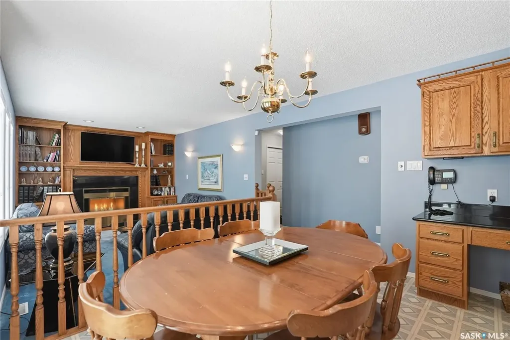 711 Whitewood Court Saskatoon SK S7J 4K5