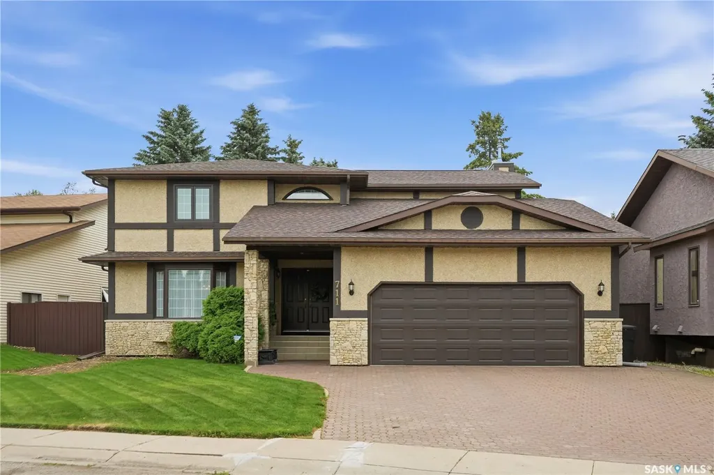 711 Whitewood Court Saskatoon SK S7J 4K5