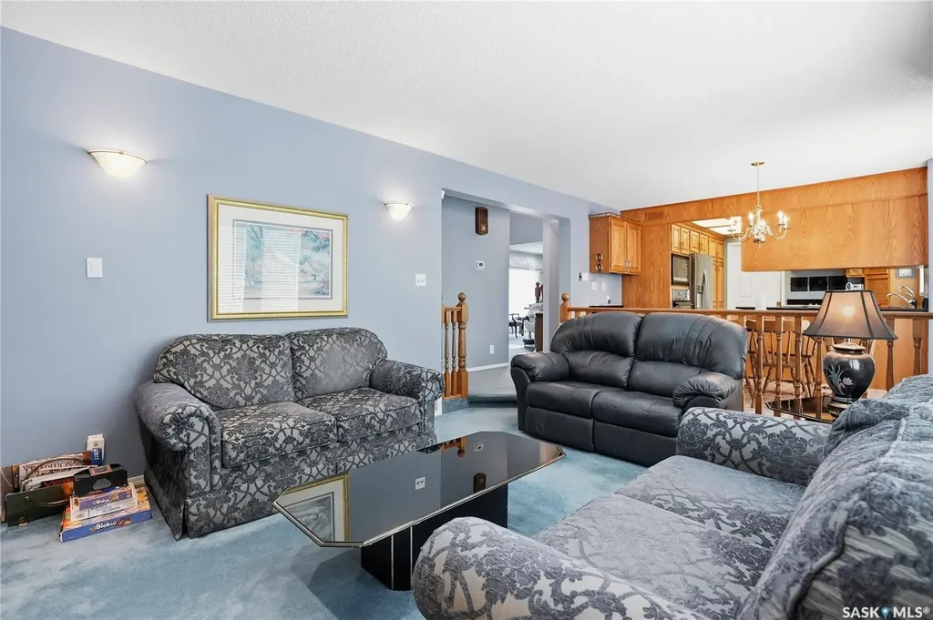 711 Whitewood Court Saskatoon SK S7J 4K5