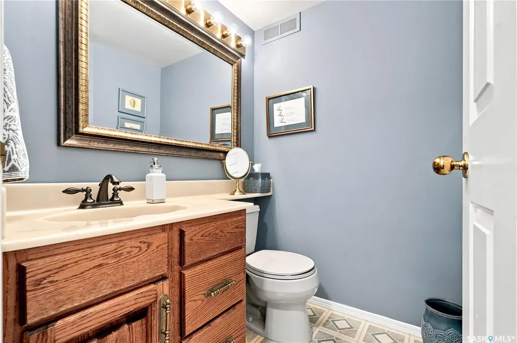 711 Whitewood Court Saskatoon SK S7J 4K5