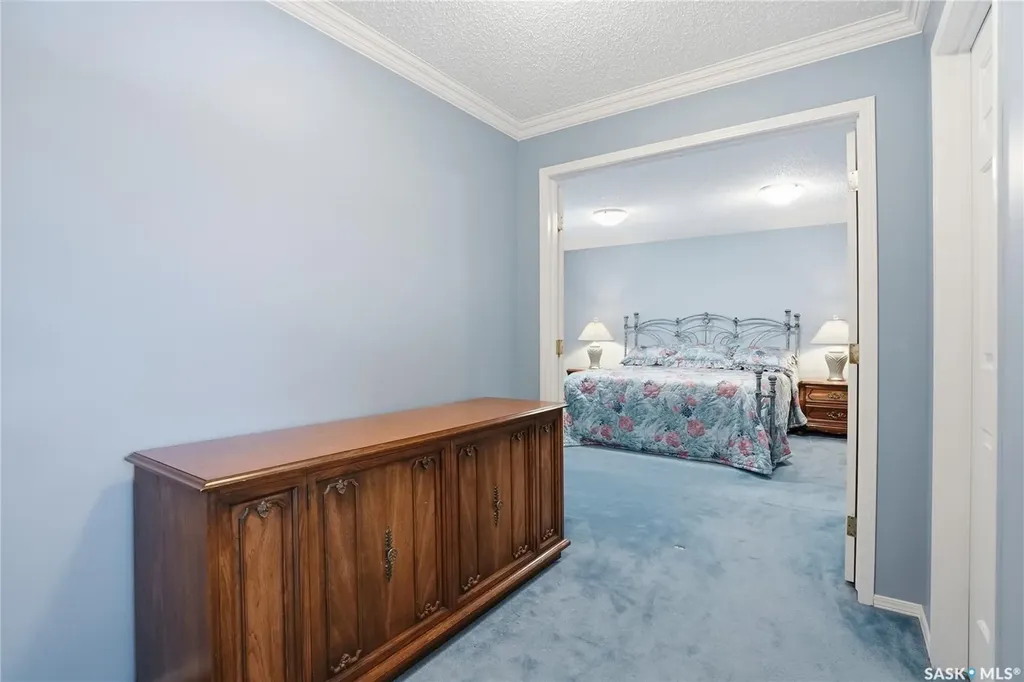 711 Whitewood Court Saskatoon SK S7J 4K5