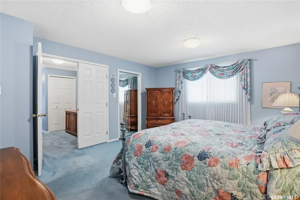 711 Whitewood Court Saskatoon SK S7J 4K5