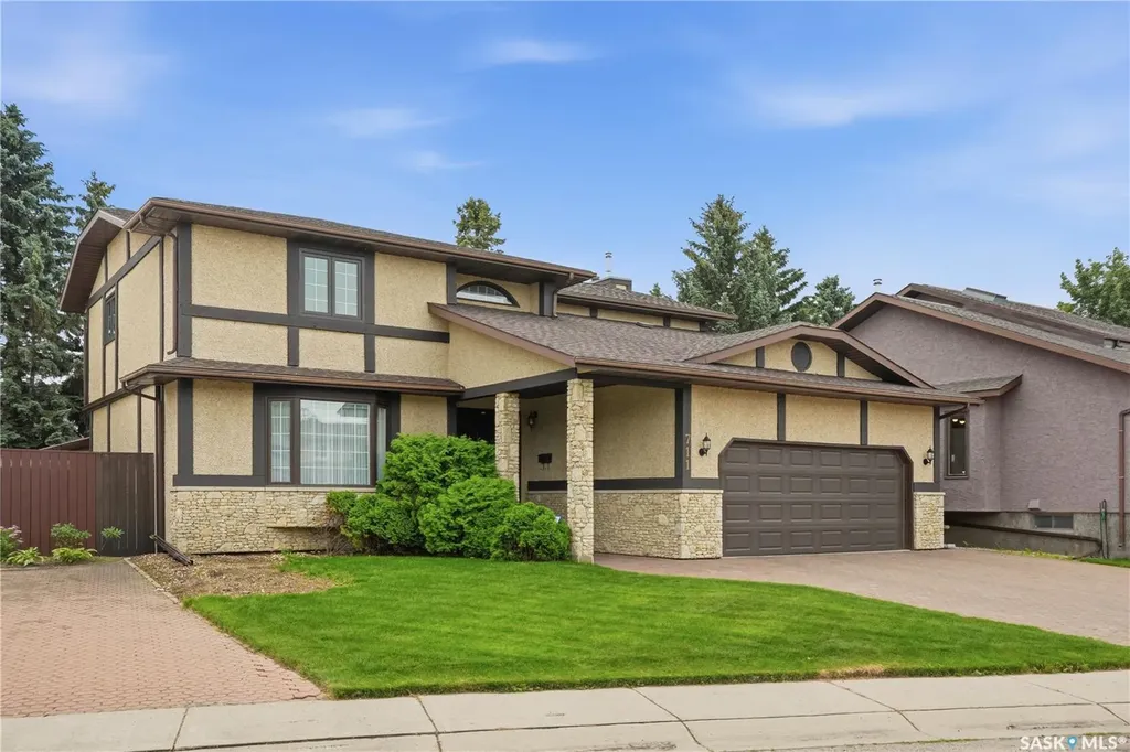 711 Whitewood Court Saskatoon SK S7J 4K5
