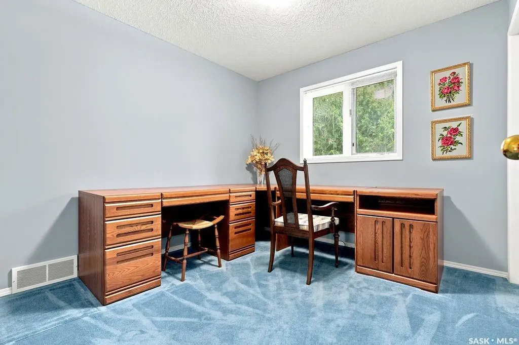 711 Whitewood Court Saskatoon SK S7J 4K5