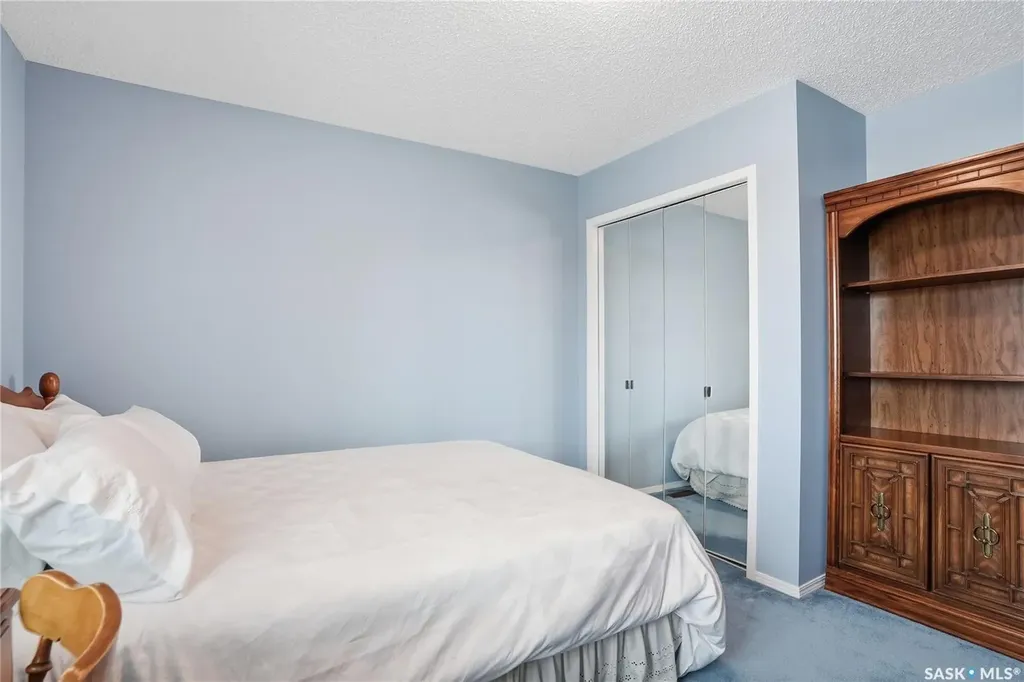 711 Whitewood Court Saskatoon SK S7J 4K5
