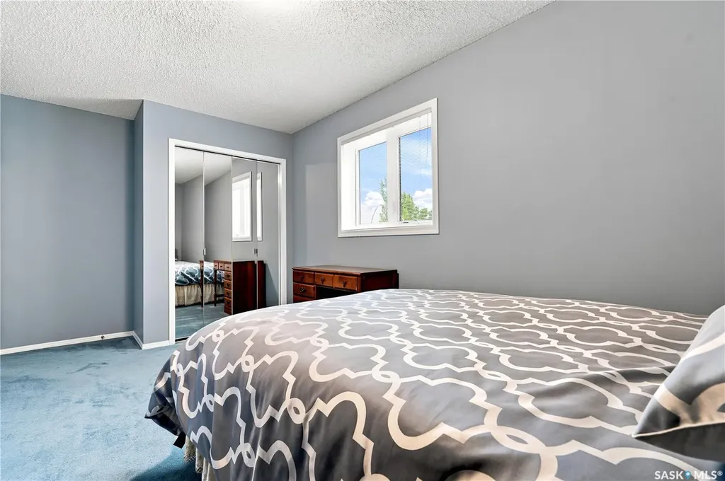 711 Whitewood Court Saskatoon SK S7J 4K5