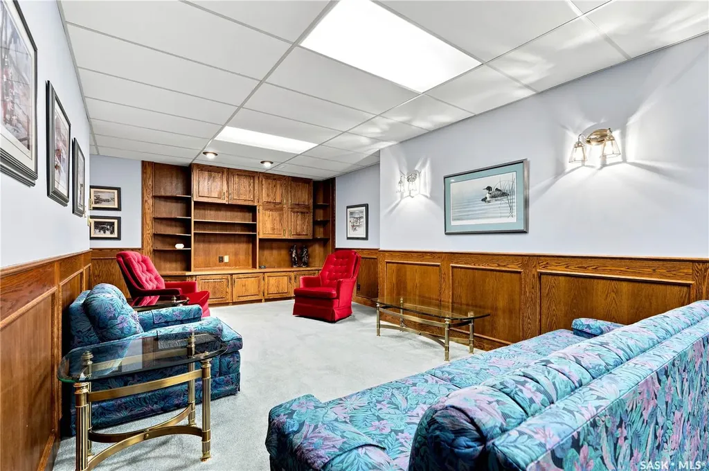 711 Whitewood Court Saskatoon SK S7J 4K5