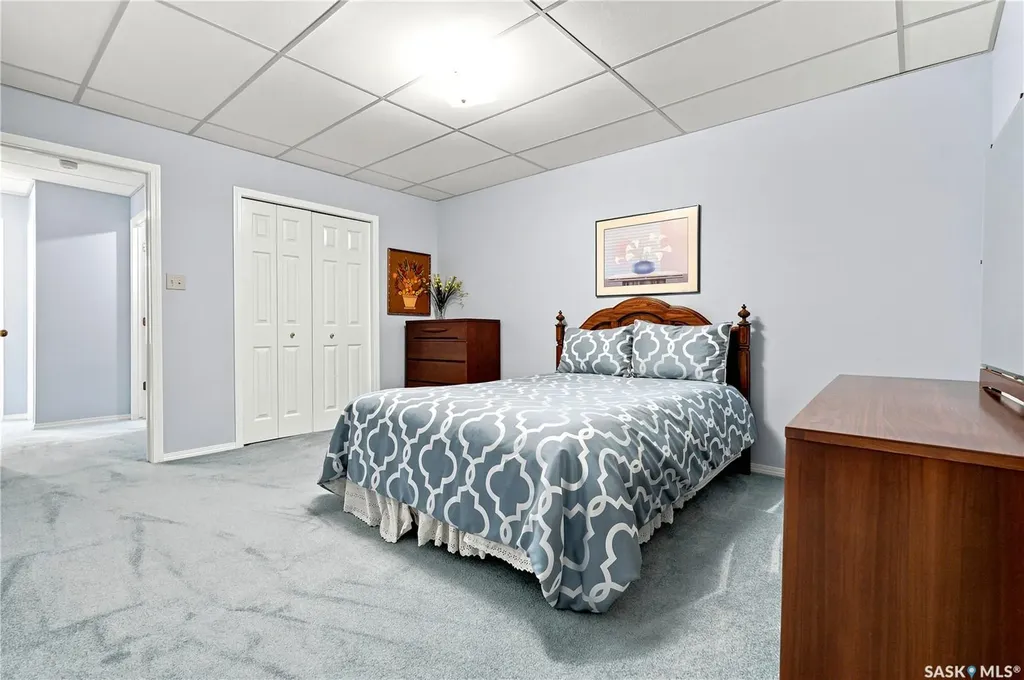 711 Whitewood Court Saskatoon SK S7J 4K5