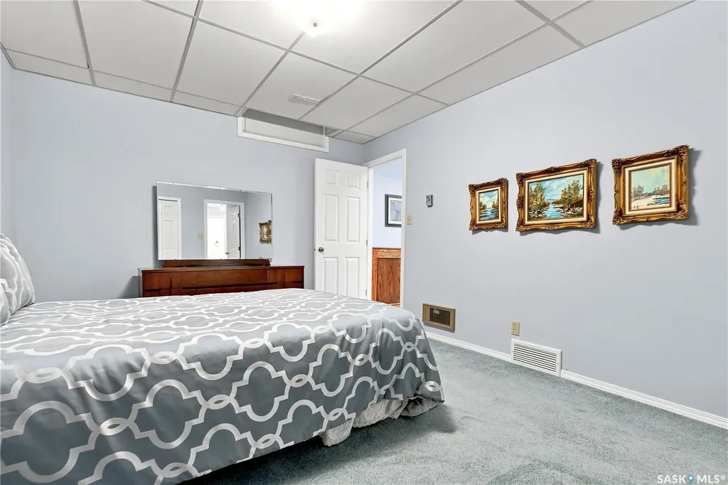 711 Whitewood Court Saskatoon SK S7J 4K5