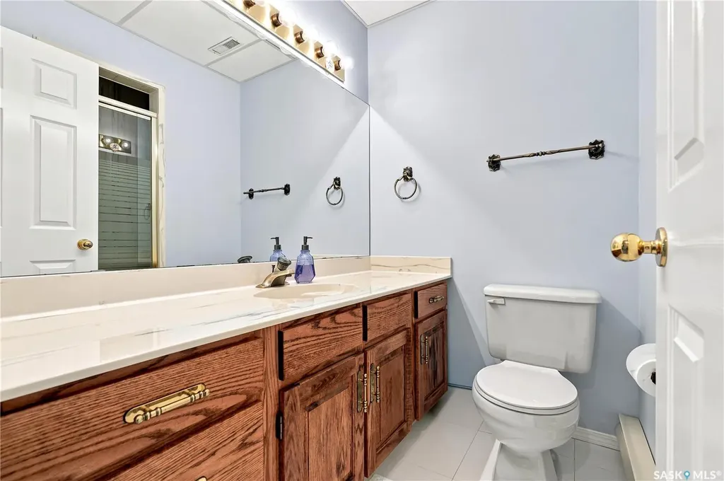 711 Whitewood Court Saskatoon SK S7J 4K5