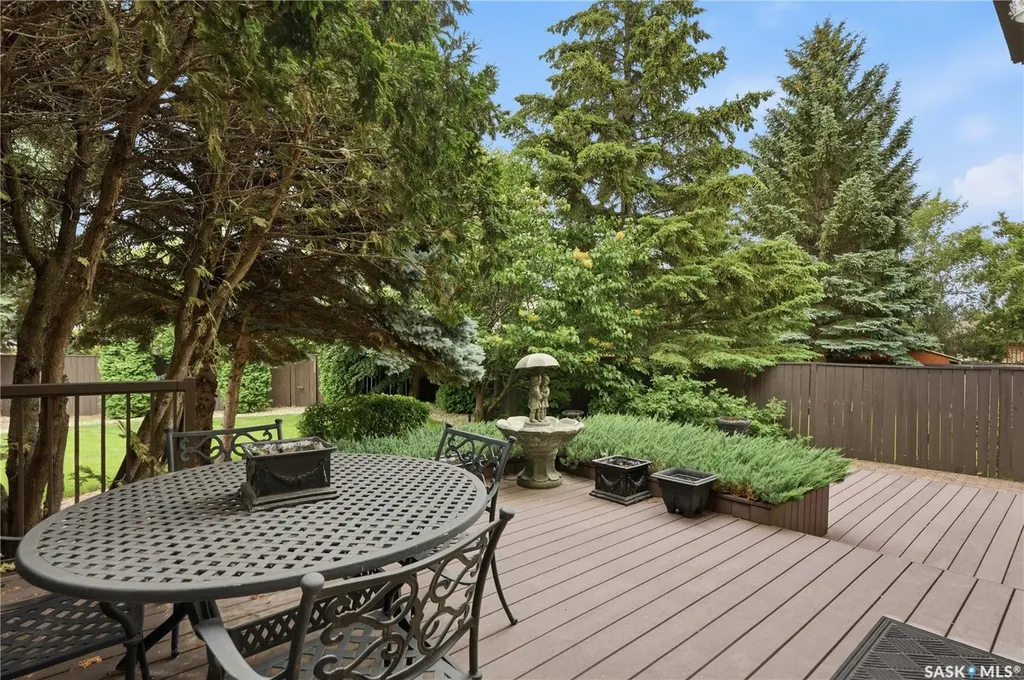 711 Whitewood Court Saskatoon SK S7J 4K5