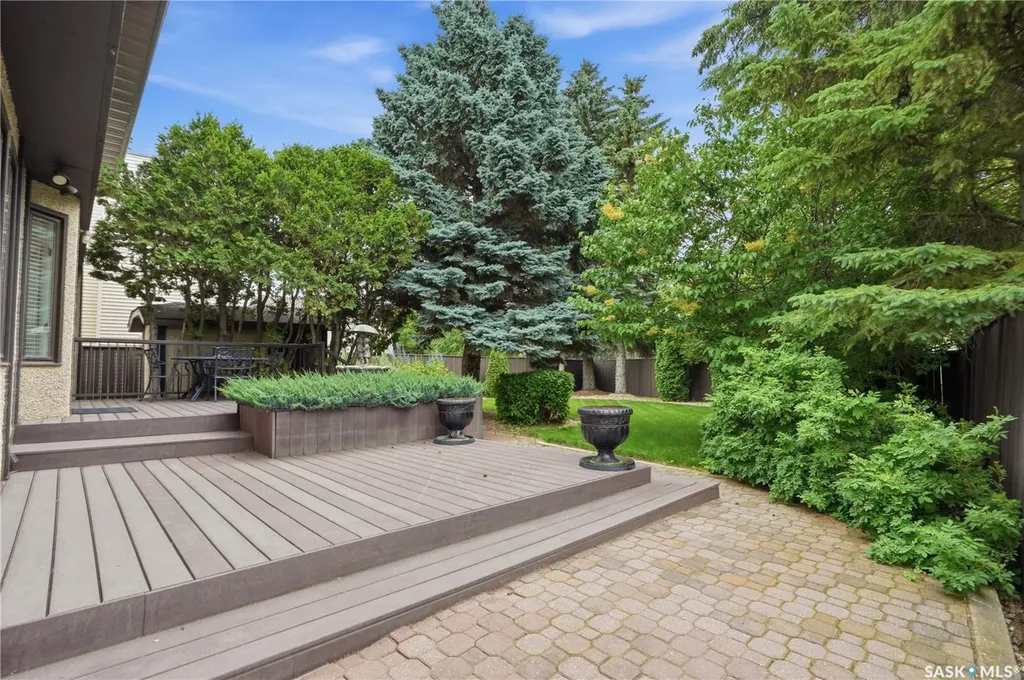 711 Whitewood Court Saskatoon SK S7J 4K5