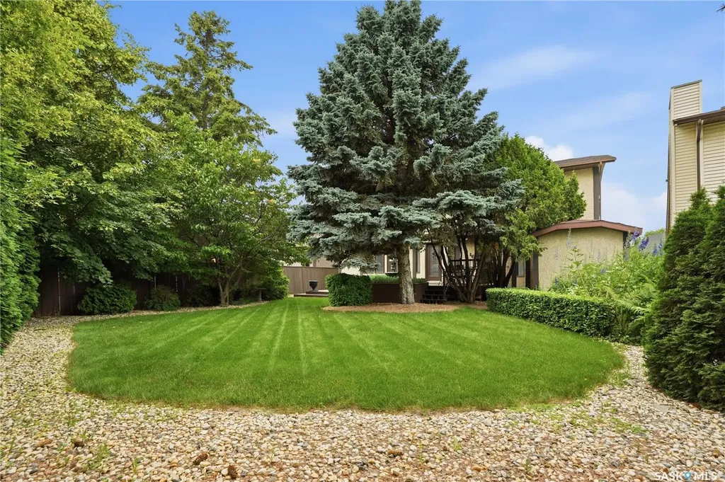 711 Whitewood Court Saskatoon SK S7J 4K5
