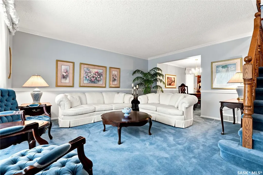 711 Whitewood Court Saskatoon SK S7J 4K5