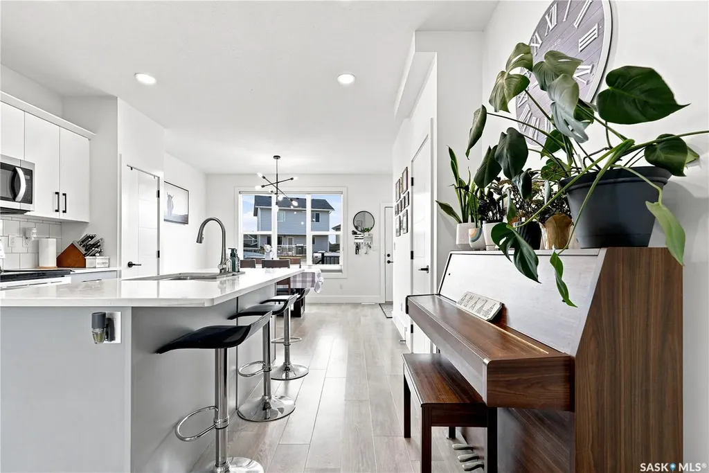 178 Rosewood Boulevard E Saskatoon SK S7V 0P5