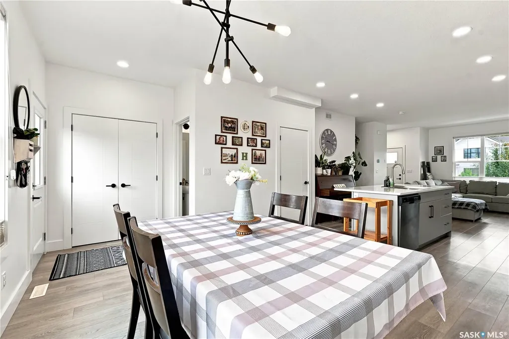 178 Rosewood Boulevard E Saskatoon SK S7V 0P5