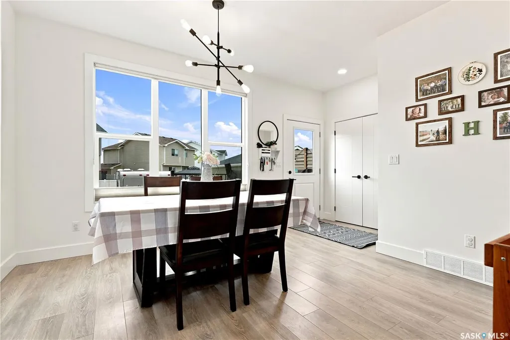178 Rosewood Boulevard E Saskatoon SK S7V 0P5