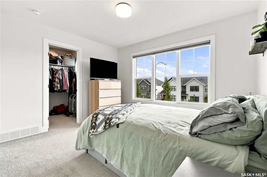 178 Rosewood Boulevard E Saskatoon SK S7V 0P5