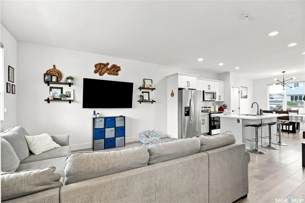 178 Rosewood Boulevard E Saskatoon SK S7V 0P5
